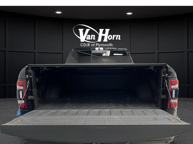 2022 RAM 3500 LIMITED MEGA CAB 4X4 6'4' BOX — миниатюра 28