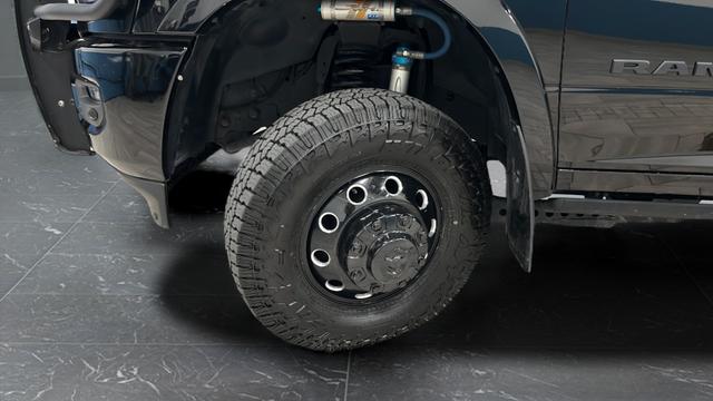 2022 RAM 3500 LIMITED MEGA CAB 4X4 6'4' BOX — миниатюра 41