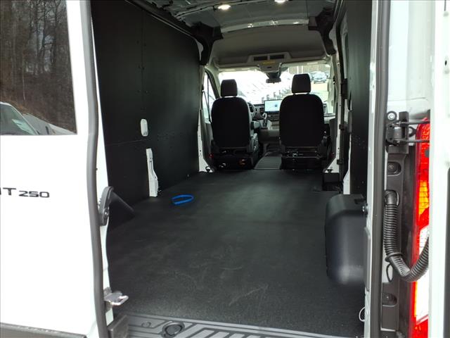 صورة 9 لـ 2026 FORD TRANSIT-250 BASE