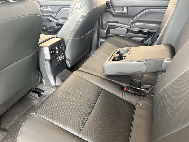 صورة 12 لـ 2026 Toyota 4RUNNER LIMITED