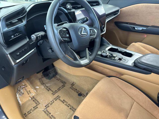 صورة مصغرة 18 لـ 2023 Lexus RZ 450E LUXURY