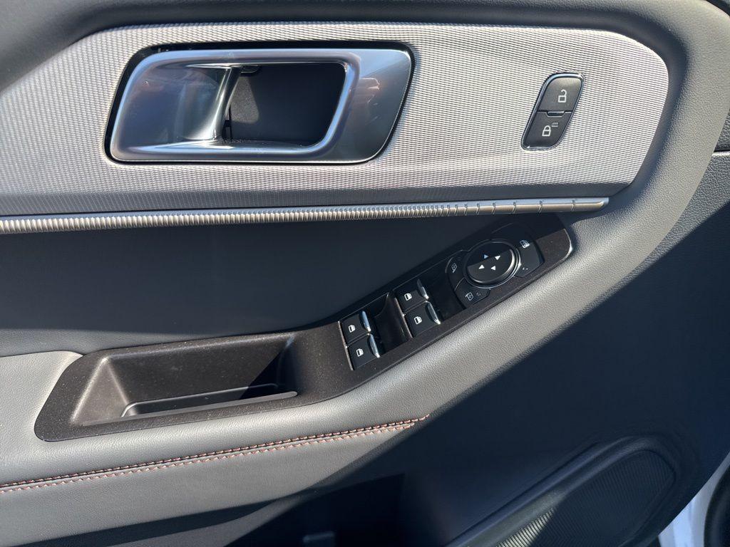 صورة مصغرة 32 لـ 2026 FORD EXPLORER ACTIVE