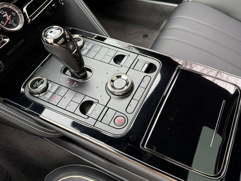 صورة مصغرة 27 لـ 2026 Bentley FLYING SPUR BASE