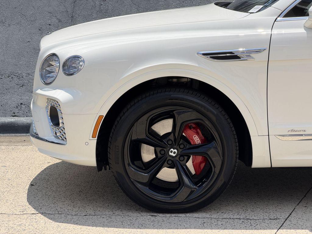 صورة 13 لـ 2023 Bentley BENTAYGA AZURE