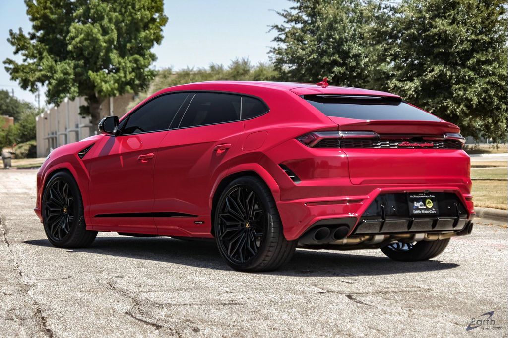 صورة 11 لـ 2025 Lamborghini URUS SE
