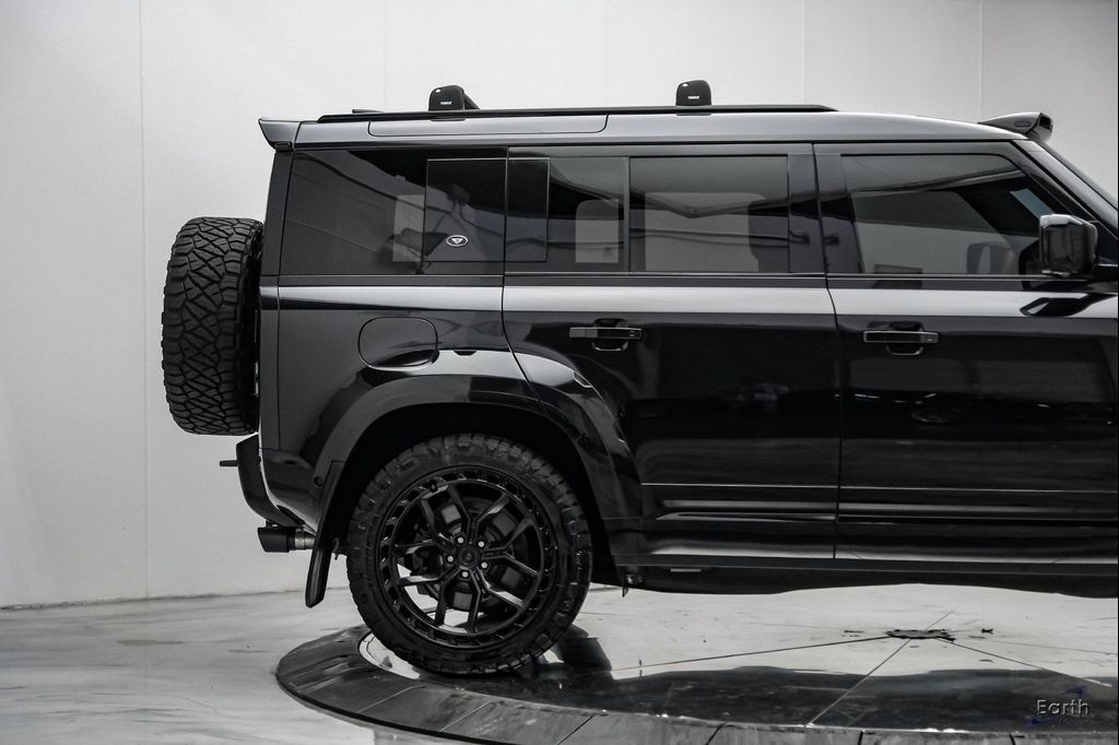 2022 LAND Rover DEFENDER 110 V8 — миниатюра 21