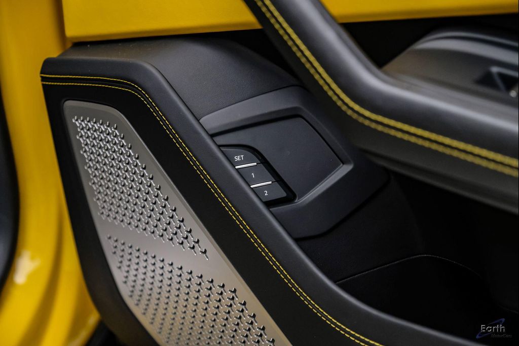 2021 Lamborghini URUS thumbnail 94