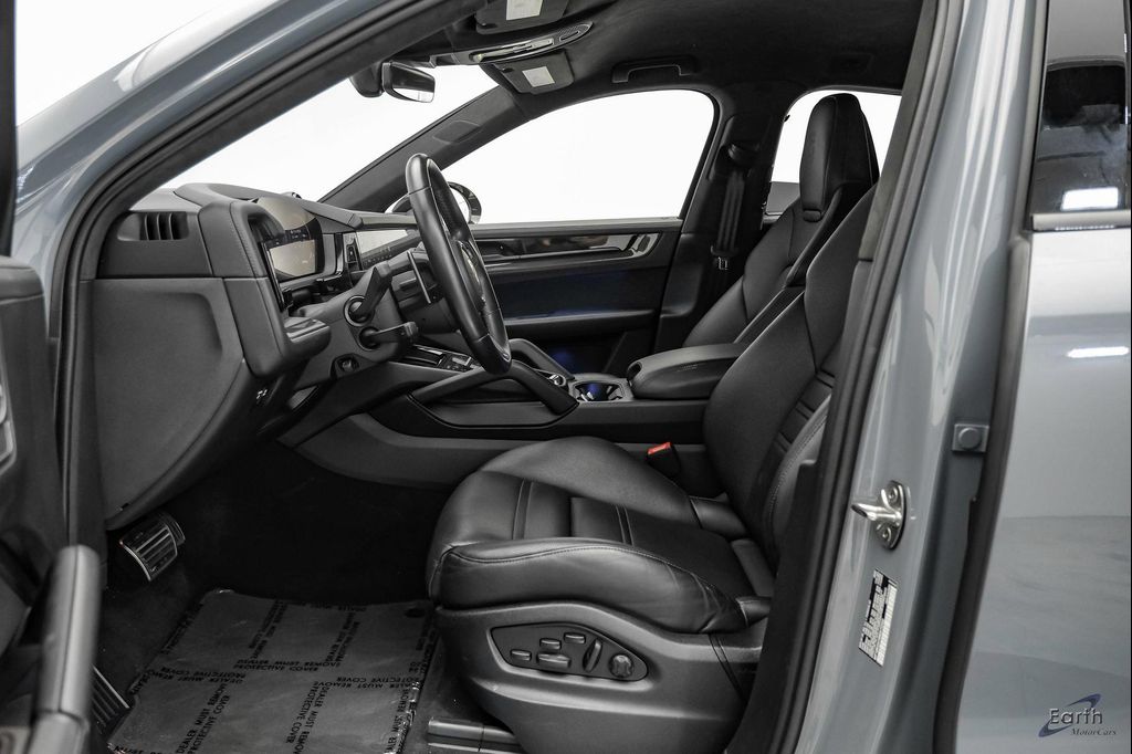 2024 Porsche CAYENNE TURBO GT — миниатюра 35