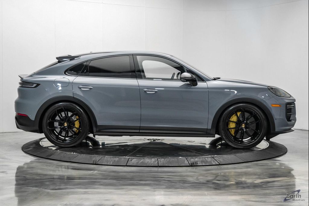 2024 Porsche CAYENNE TURBO GT — миниатюра 20