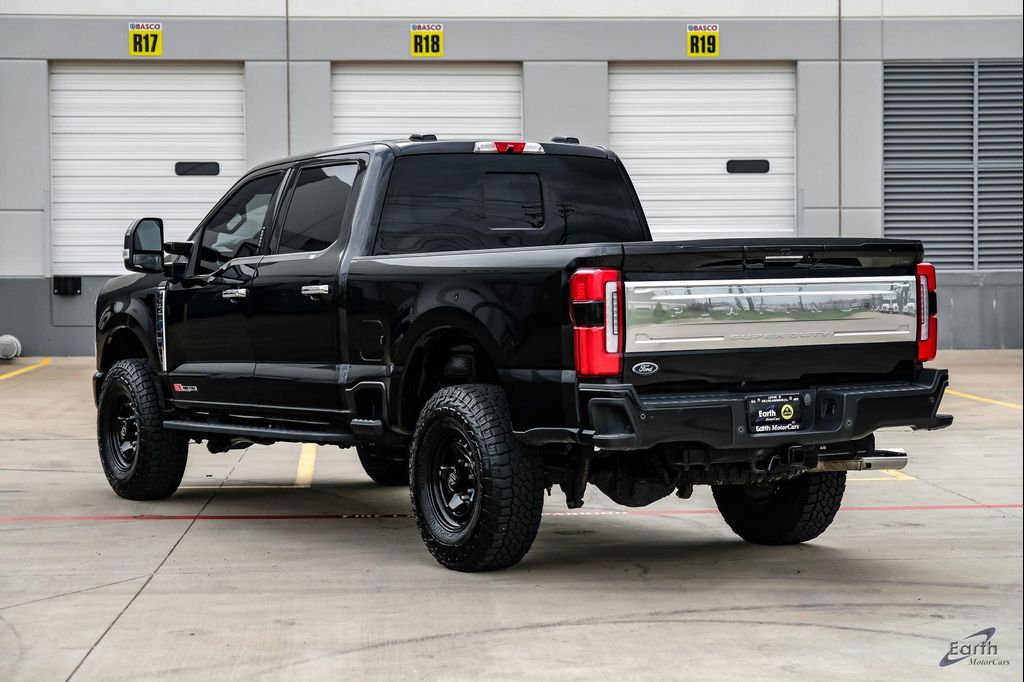 صورة 10 لـ 2024 FORD F-350 PLATINUM