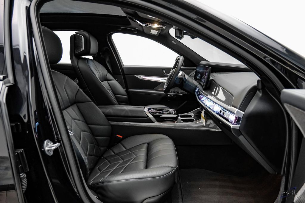 2025 BMW I7 XDRIVE60 缩略图 52