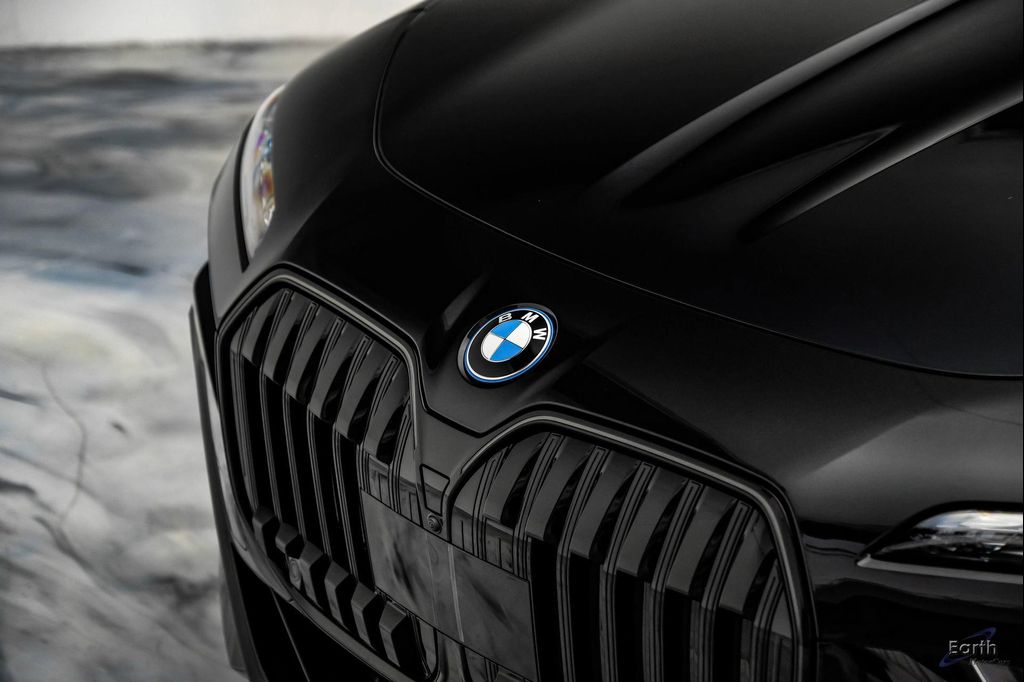2025 BMW I7 XDRIVE60 缩略图 32