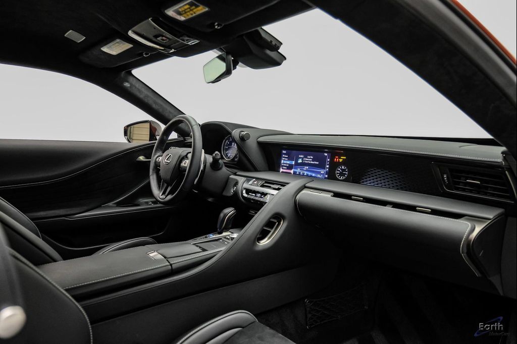 صورة مصغرة 44 لـ 2021 Lexus LC 500 BASE
