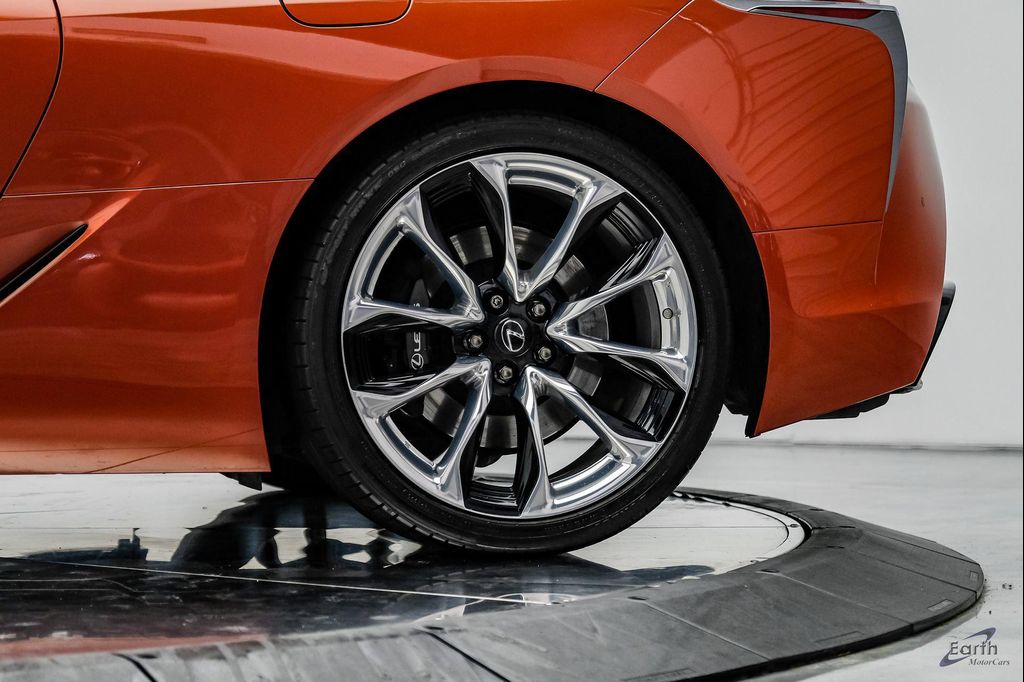 صورة مصغرة 93 لـ 2021 Lexus LC 500 BASE