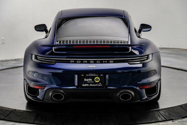 صورة 16 لـ 2021 Porsche 911 TURBO