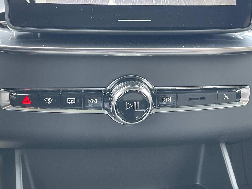 2026 Volvo XC90 PLUS, B6 AWD GAS (MILD HYBRID), GASOLINE, BRI thumbnail 28
