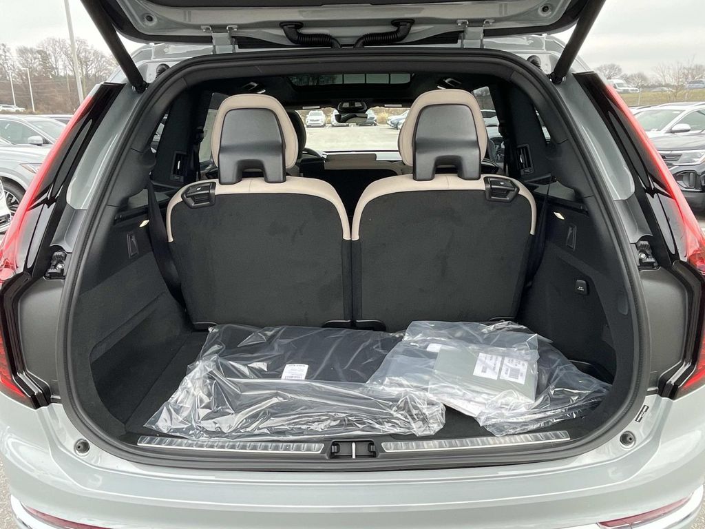 2026 VOLVO XC90 PLUG-IN HYBRID PLUS, T8 AWD, ELECTRIC/GASOLIN photo 10