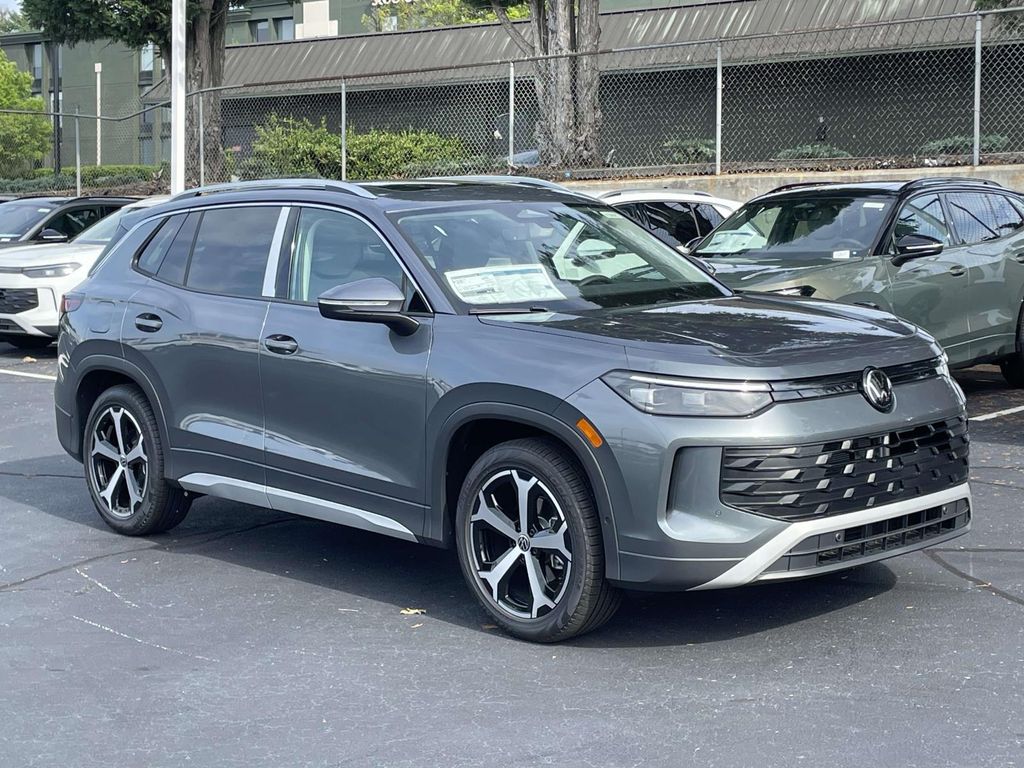New 2026 Volkswagen Tiguan 2.0T SE