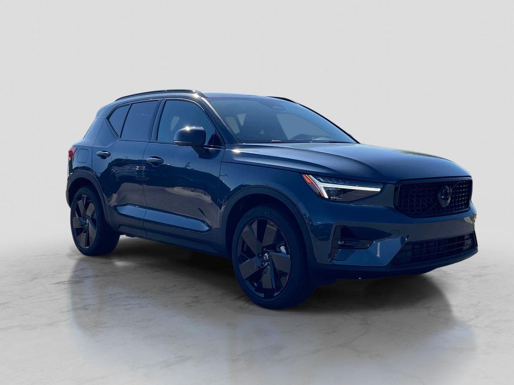 New 2026 Volvo XC40 Black Edition Ultra, B5 AWD Gas (mild hybrid)