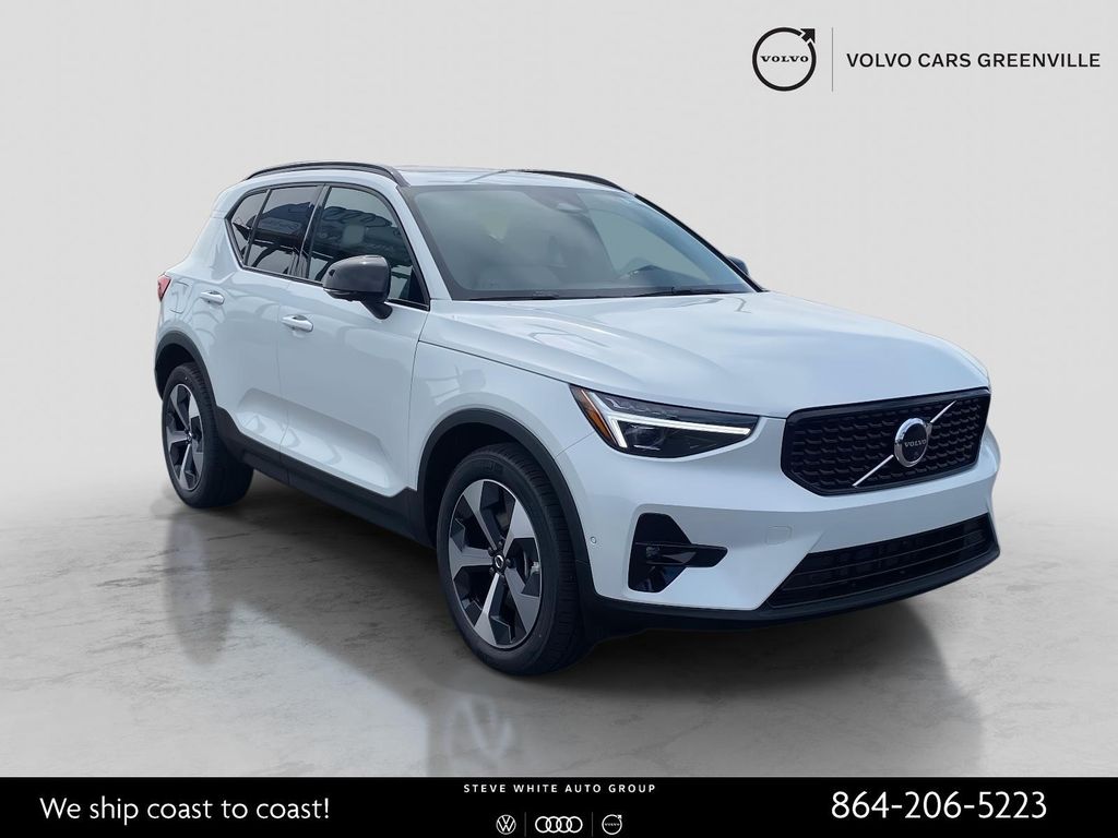 New 2026 Volvo XC40 Plus, B5 AWD Gas (mild hybrid), Dark