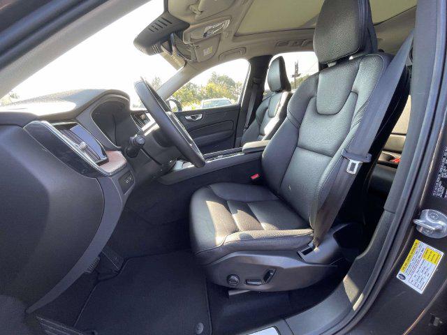 2024 Volvo XC60 RECHARGE PLUG-IN HYBRID T8 PLUS DARK THEME — миниатюра 17
