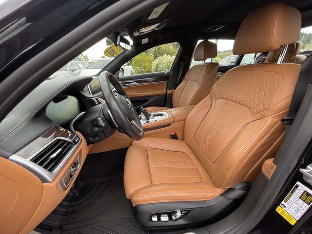 2022 BMW 740 I — миниатюра 18