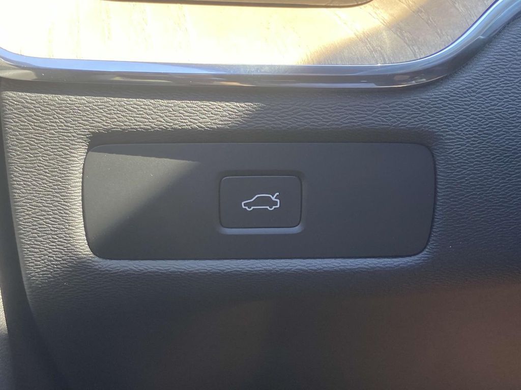 2026 Volvo XC60 B5 CORE — миниатюра 22