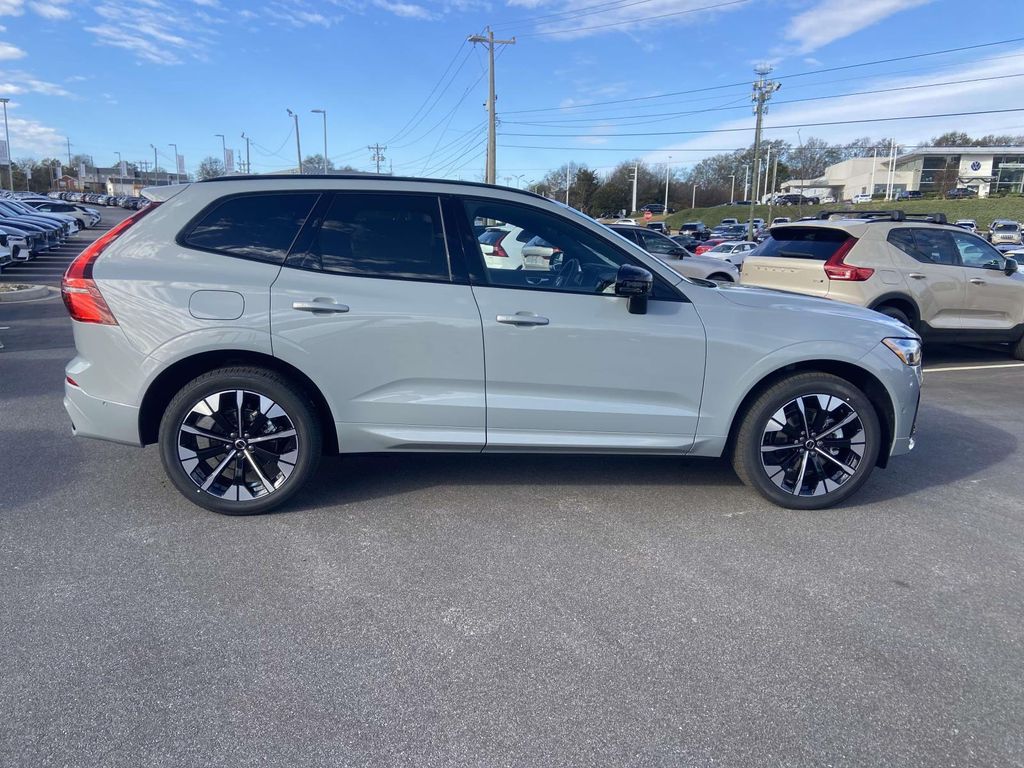 2026 Volvo XC60 B5 PLUS 照片 10