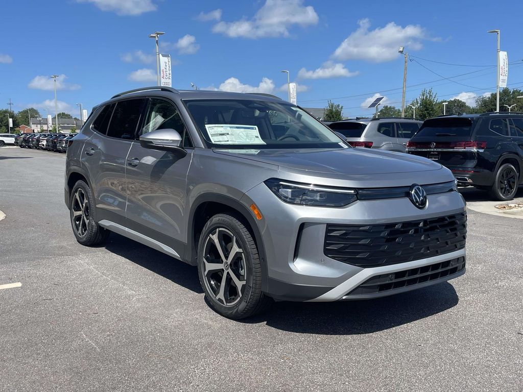 New 2026 Volkswagen Tiguan 2.0T SE