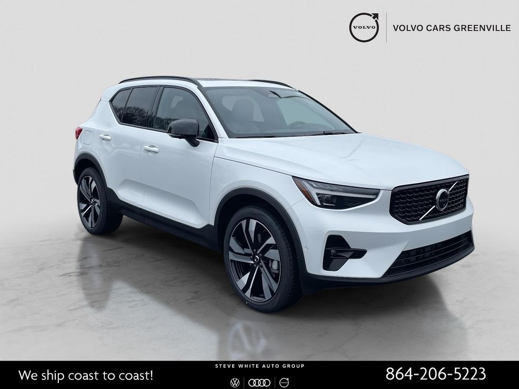 New 2026 Volvo XC40 Ultra, B5 AWD Gas (mild hybrid), Dark