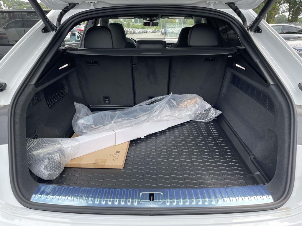 2026 AUDI Q8 55 PRESTIGE — фото 10
