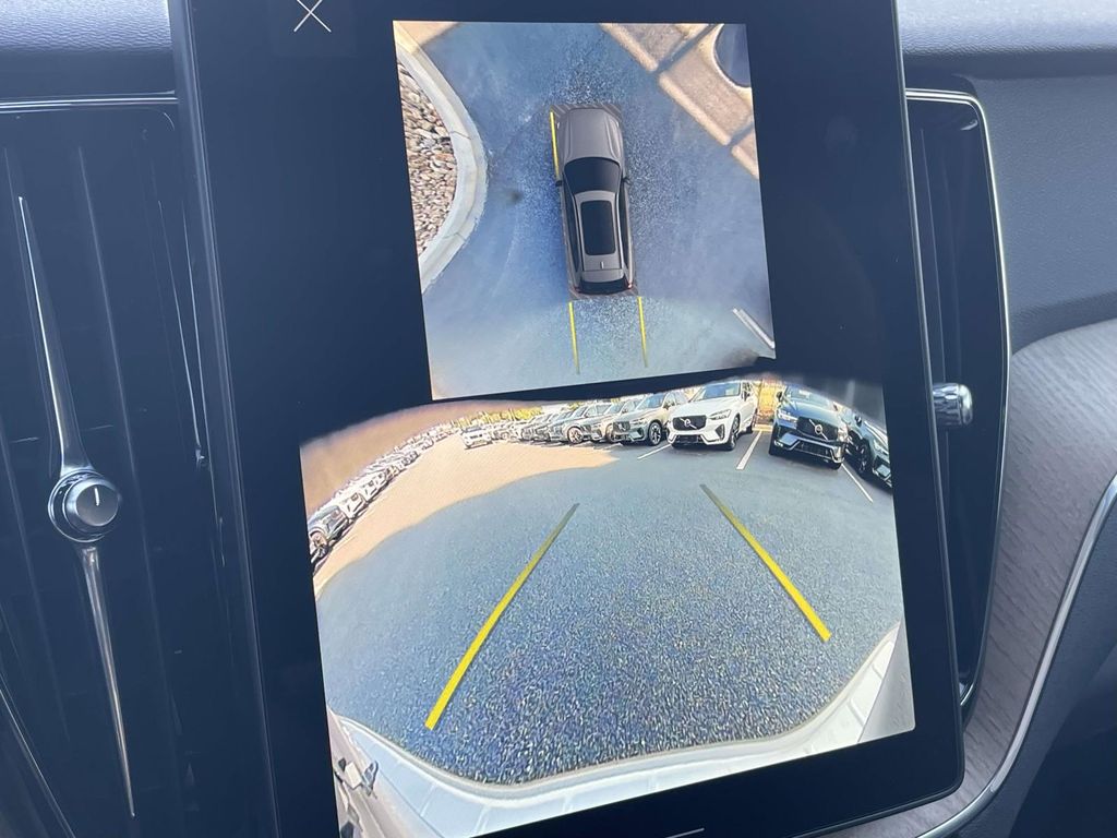 صورة مصغرة 28 لـ 2026 Volvo XC60 B5 PLUS