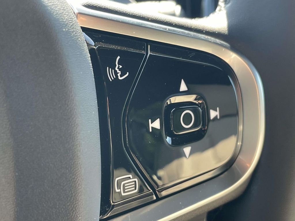 صورة مصغرة 24 لـ 2026 Volvo XC90 CORE, B5 AWD GAS (MILD HYBRID), GASOLINE, BRI