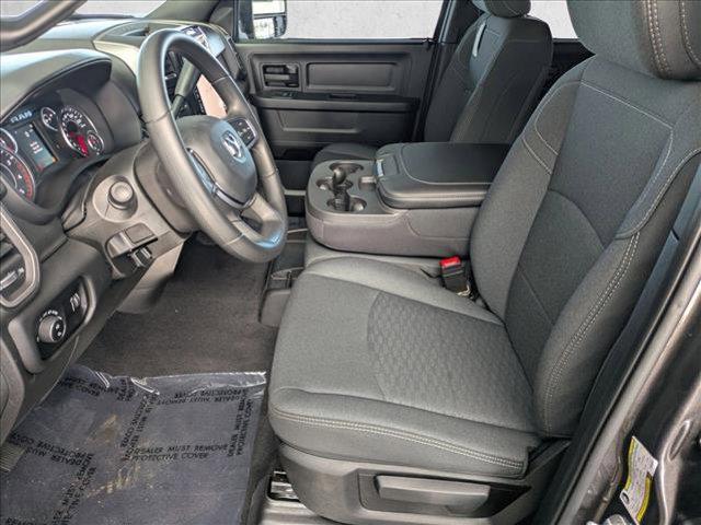 صورة 4 لـ 2026 RAM 3500 TRADESMAN CREW CAB 4X4 6'4' BOX