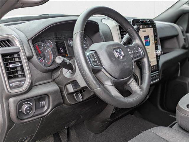2025 RAM 2500 TRADESMAN CREW CAB 4X4 6'4' BOX — фото 3