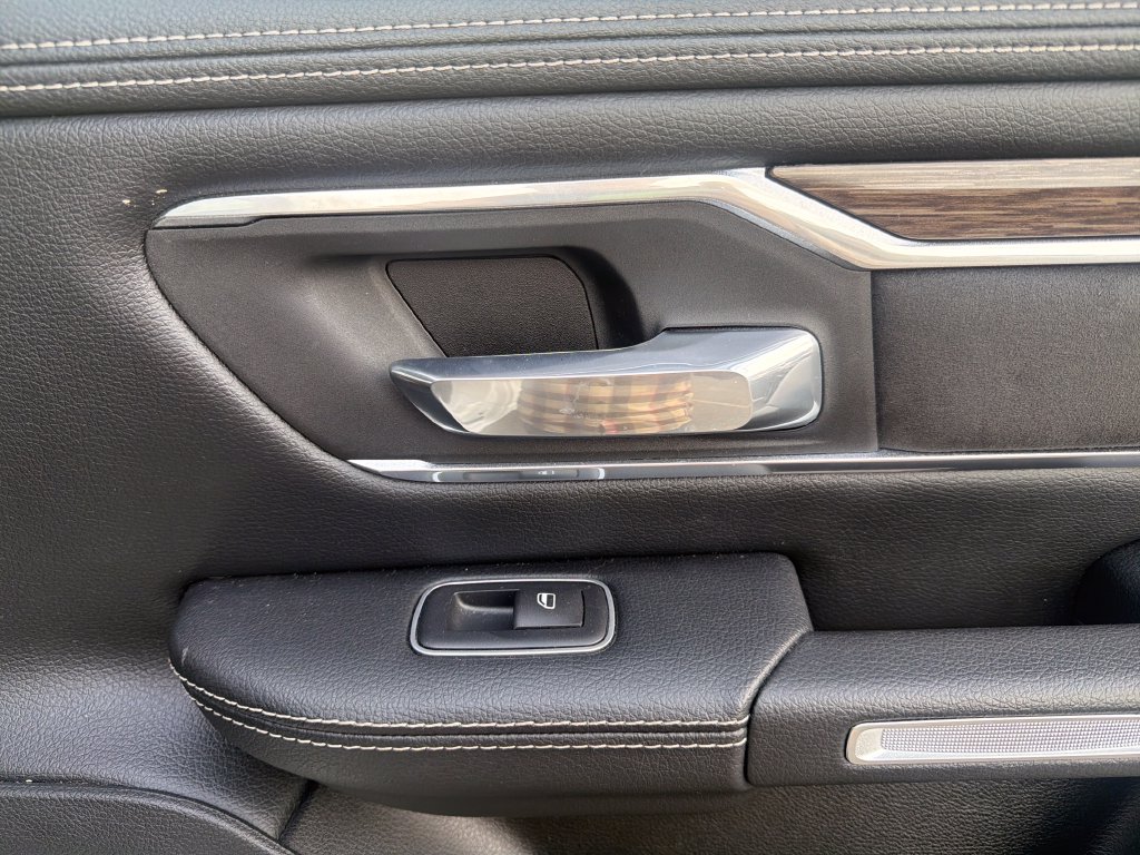 صورة مصغرة 26 لـ 2020 RAM 1500 LARAMIE
