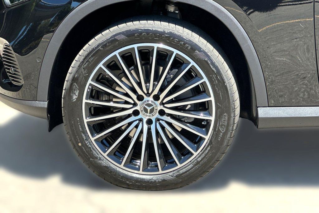 صورة مصغرة 13 لـ 2026 Mercedes-BENZ GLC