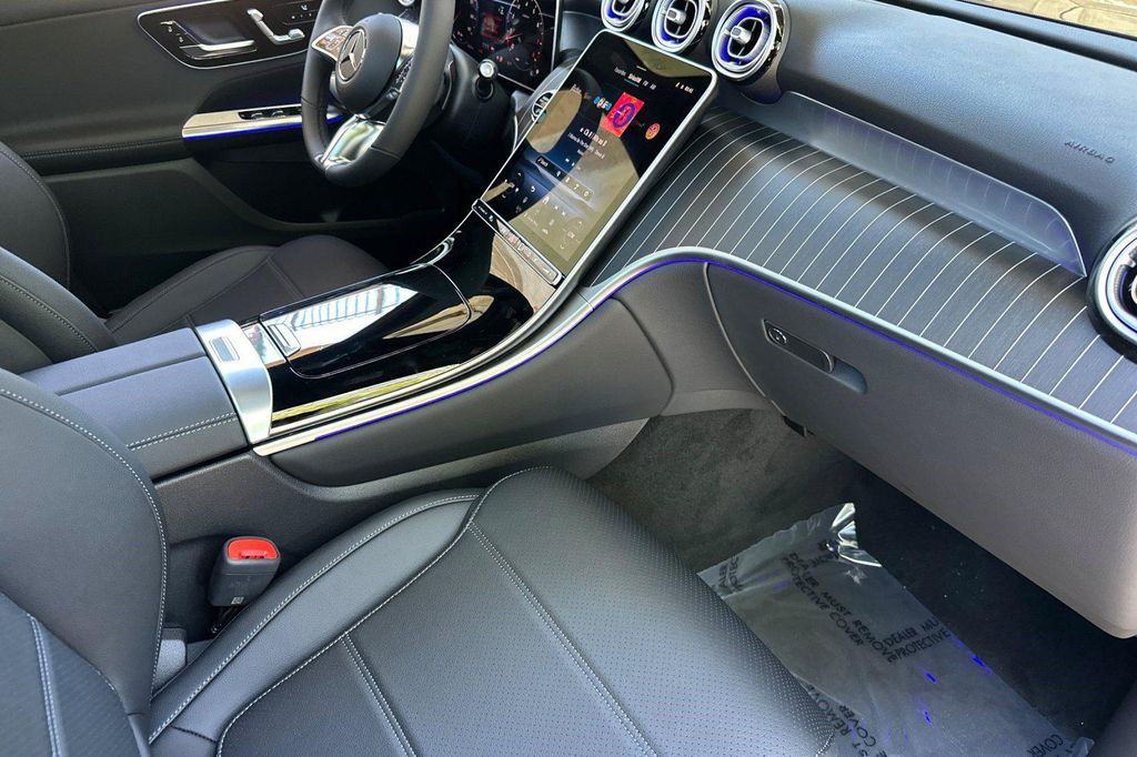 2026 Mercedes-BENZ GLC 缩略图 17