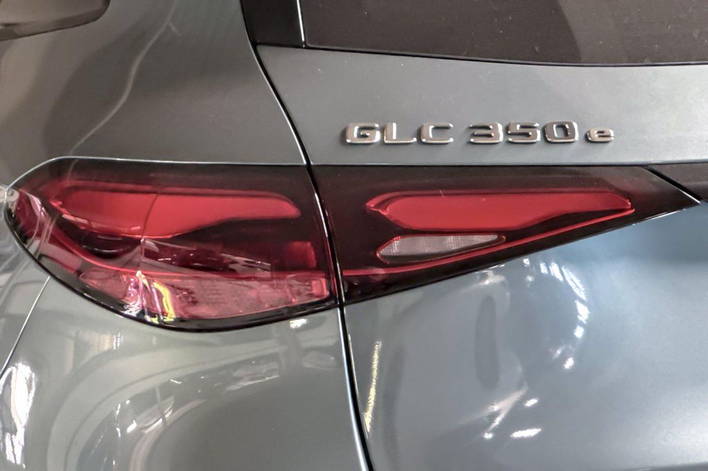 2026 Mercedes-BENZ GLC — миниатюра 27
