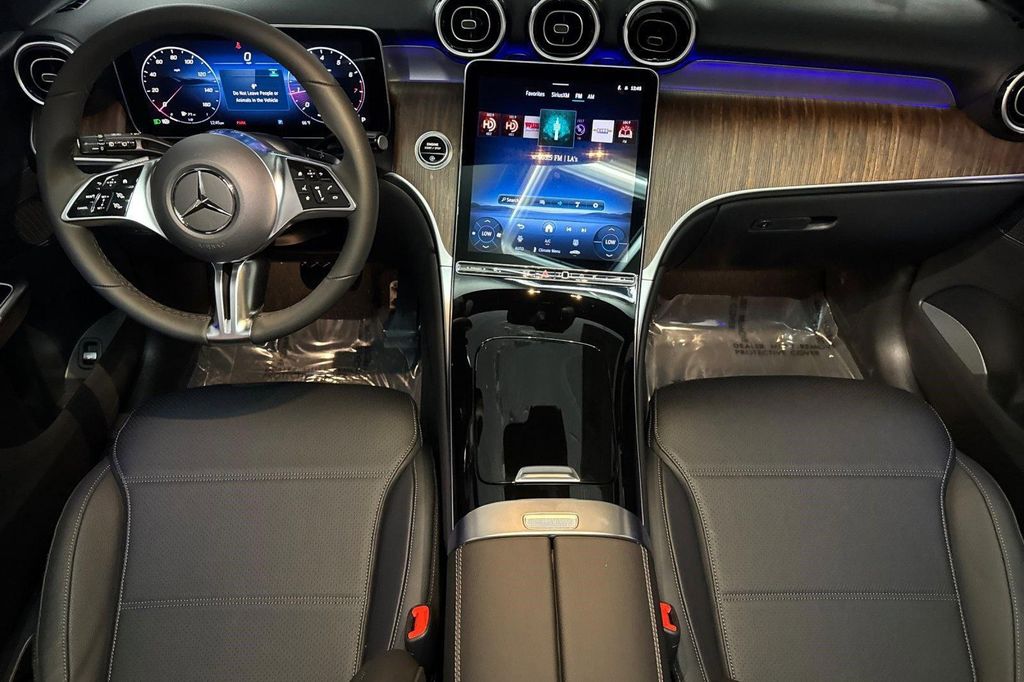 2026 Mercedes-BENZ GLC — миниатюра 13