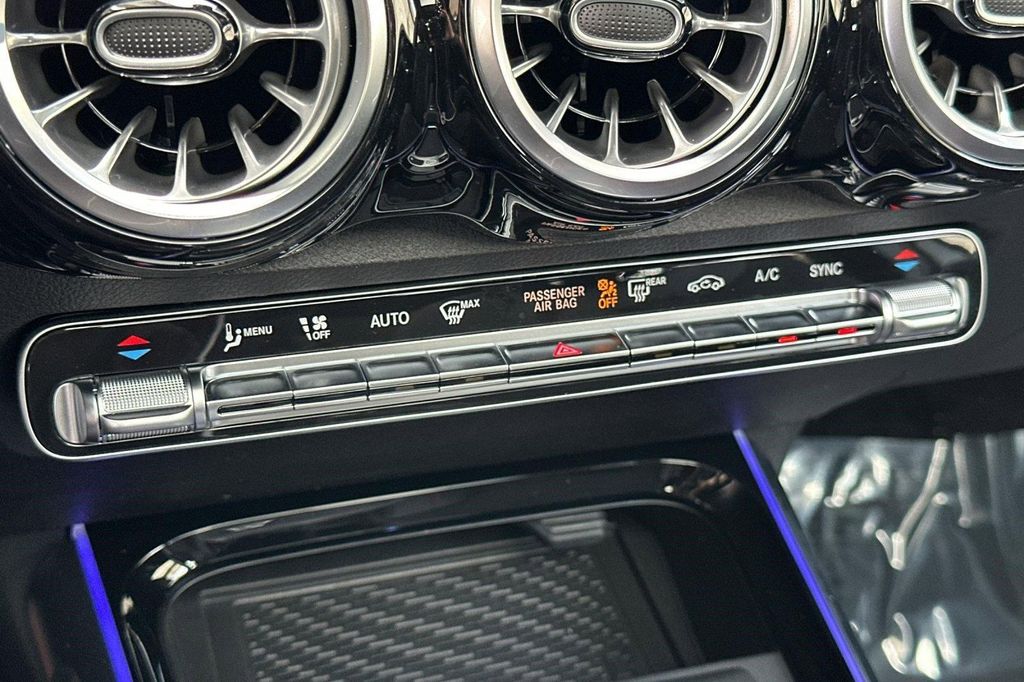 صورة مصغرة 24 لـ 2026 Mercedes-BENZ AMG GLB 35 4MATIC