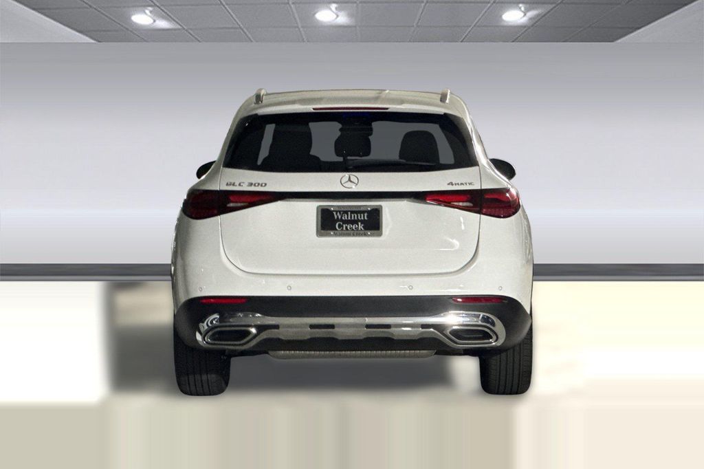 2026 Mercedes-BENZ GLC — миниатюра 9