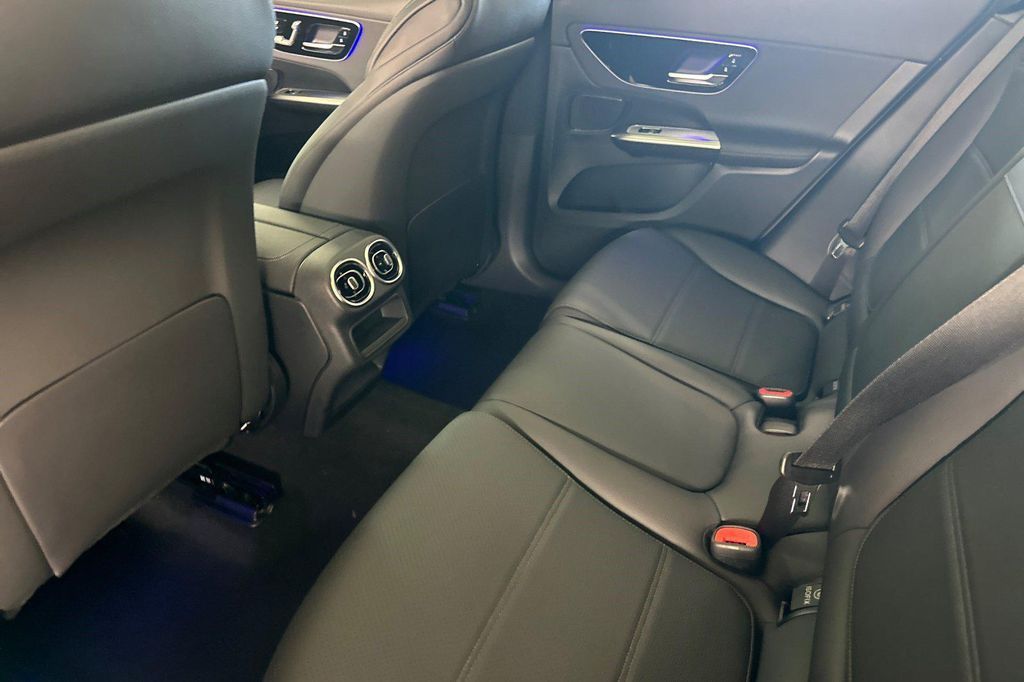 2026 Mercedes-BENZ GLC — миниатюра 27