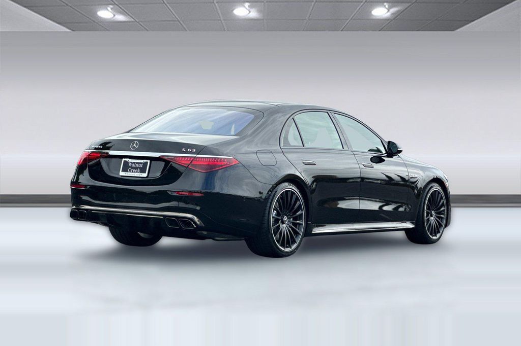2026 Mercedes-BENZ AMG S 63 E 4MATIC 照片 7