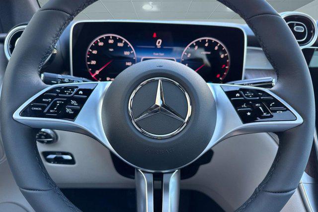 2026 Mercedes-BENZ GLC — миниатюра 16