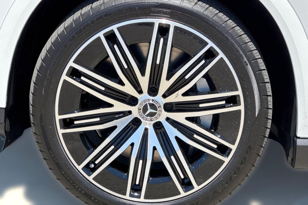 2026 Mercedes-BENZ EQE thumbnail 11