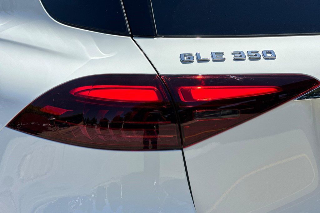 2026 Mercedes-BENZ GLE 缩略图 12