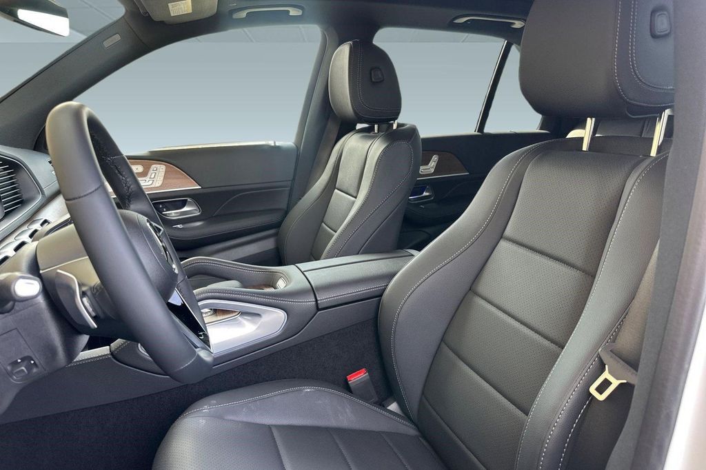 2026 Mercedes-BENZ GLE 缩略图 18