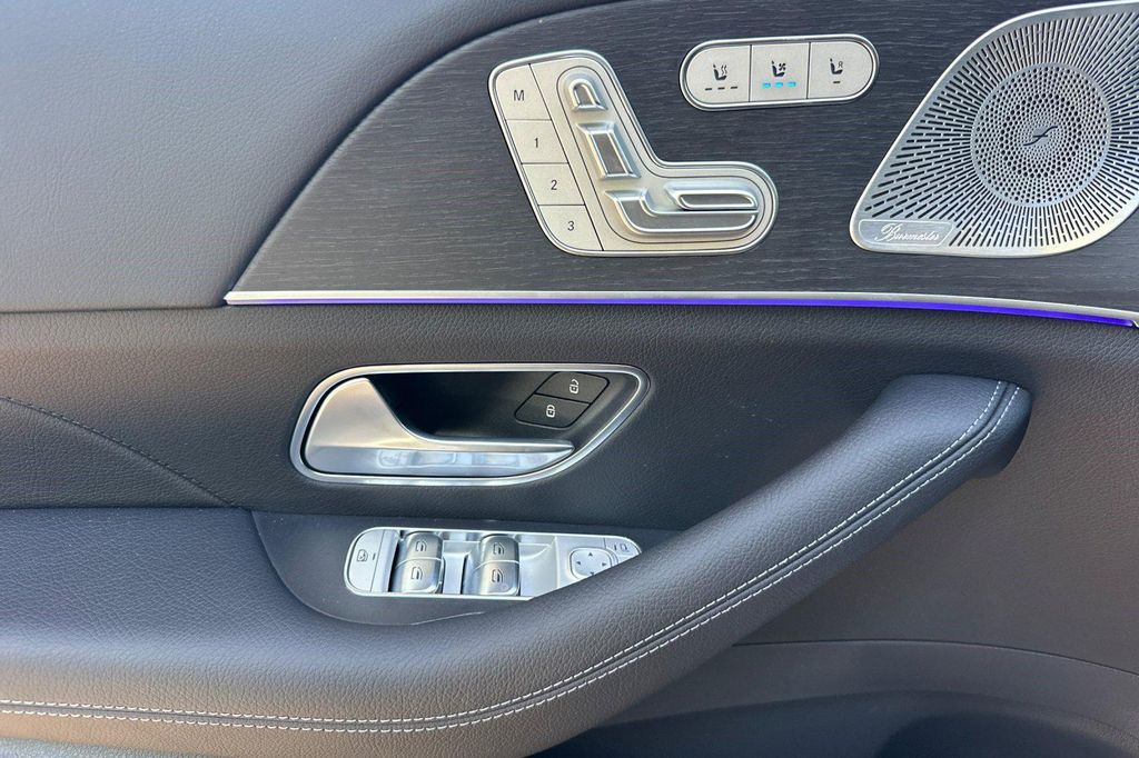 2026 Mercedes-BENZ GLS 缩略图 13