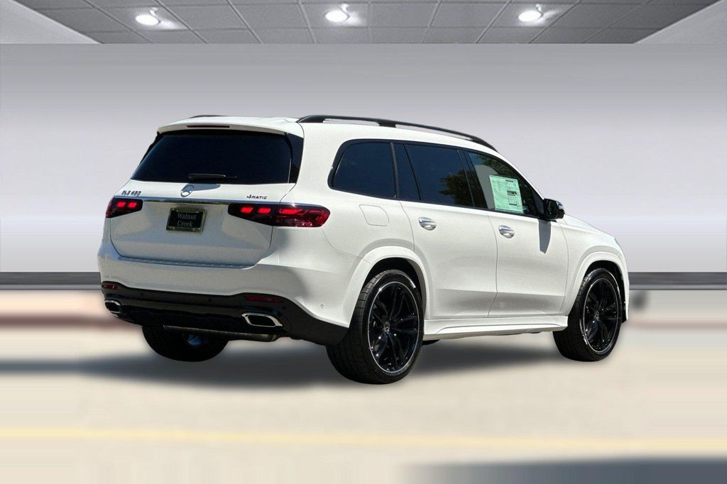 2026 Mercedes-BENZ GLS photo 8
